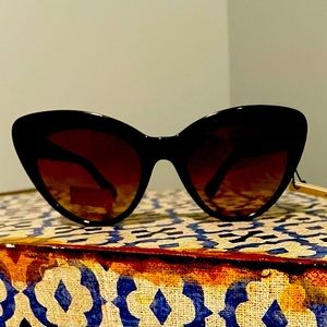 NWT BCBGeneration BLACK CAT EYE SUNGLASSES 100% UVB & UVA PROTECTION